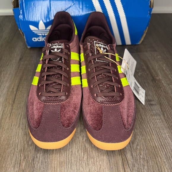 adidas Women's Sneakers in Brown and Neon Yellow - Picture 5 of 11